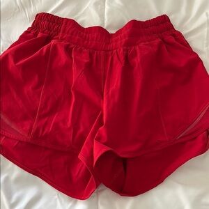 Lululemon Red 4-inch hottyhots